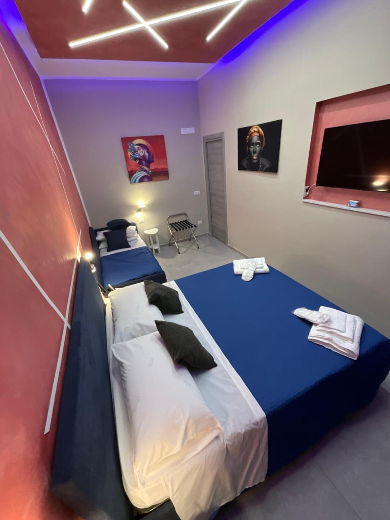 B&B Piccololucio2 Napoli Bagian luar foto