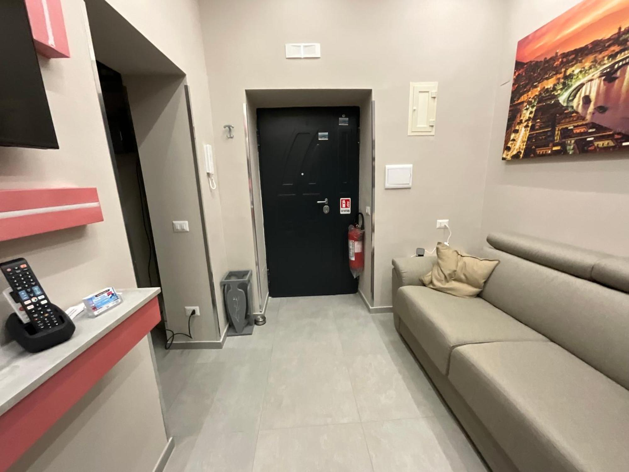 B&B Piccololucio2 Napoli Bagian luar foto