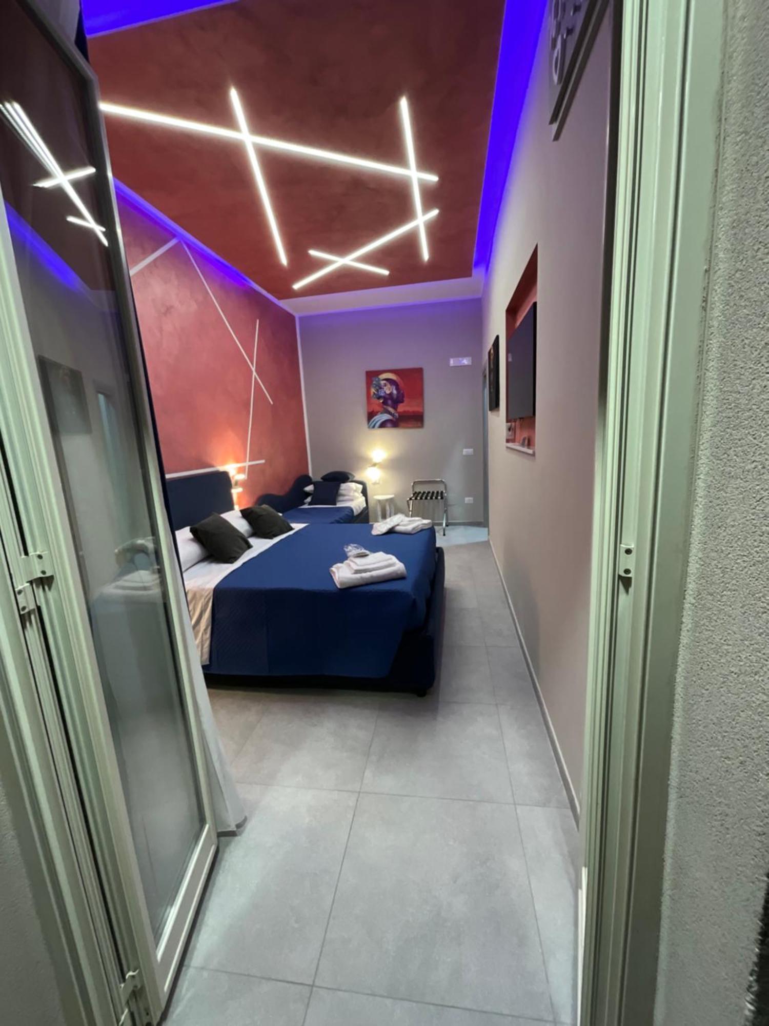 B&B Piccololucio2 Napoli Bagian luar foto