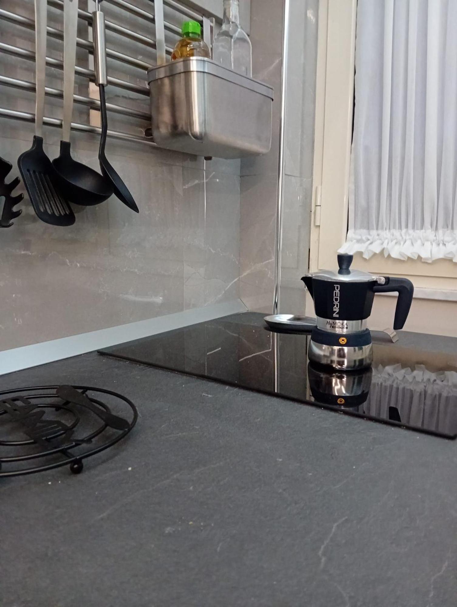 B&B Piccololucio2 Napoli Bagian luar foto