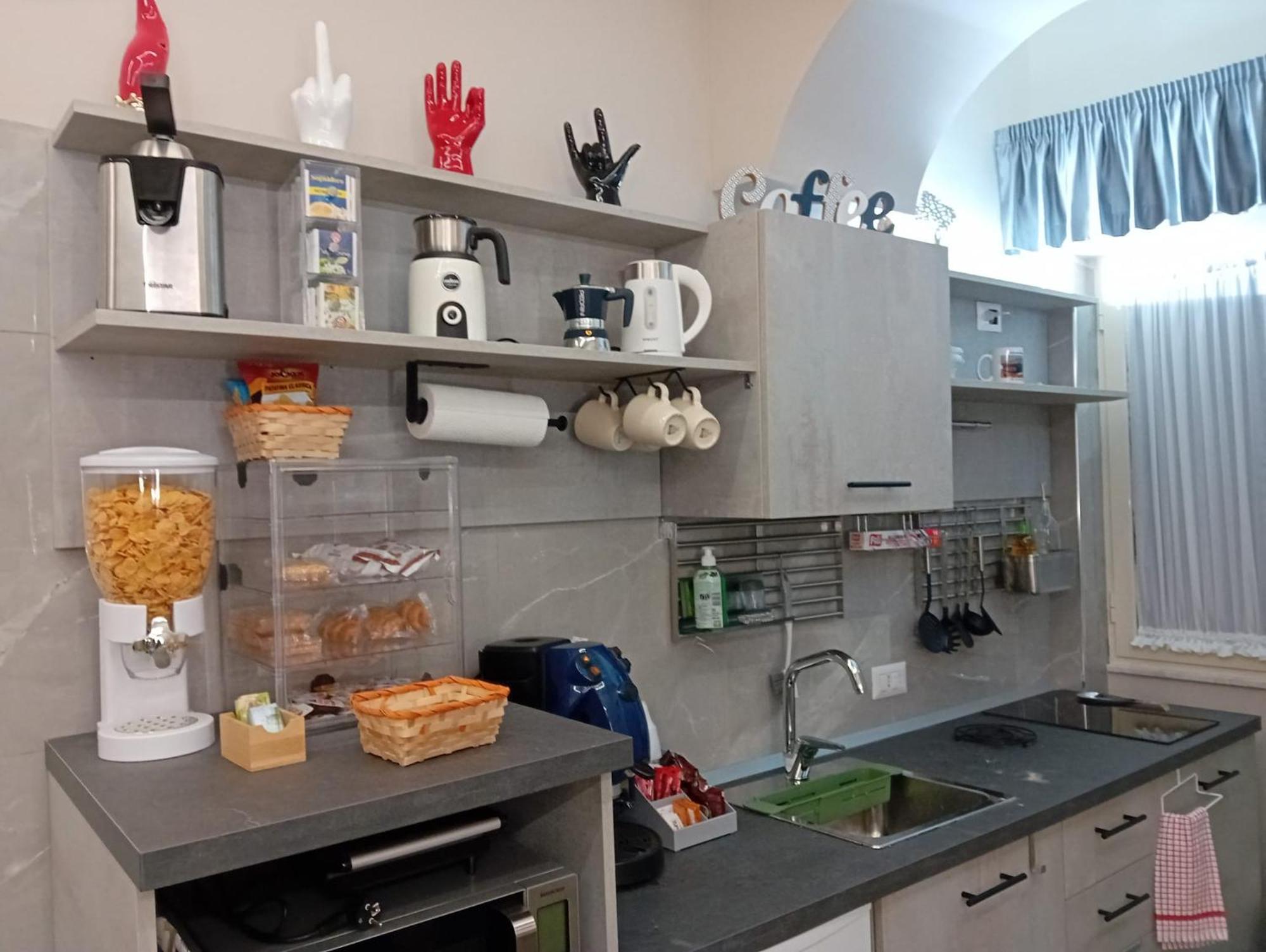 B&B Piccololucio2 Napoli Bagian luar foto