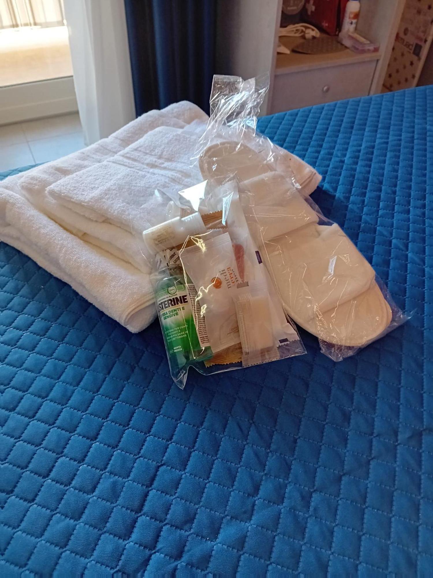 B&B Piccololucio2 Napoli Bagian luar foto