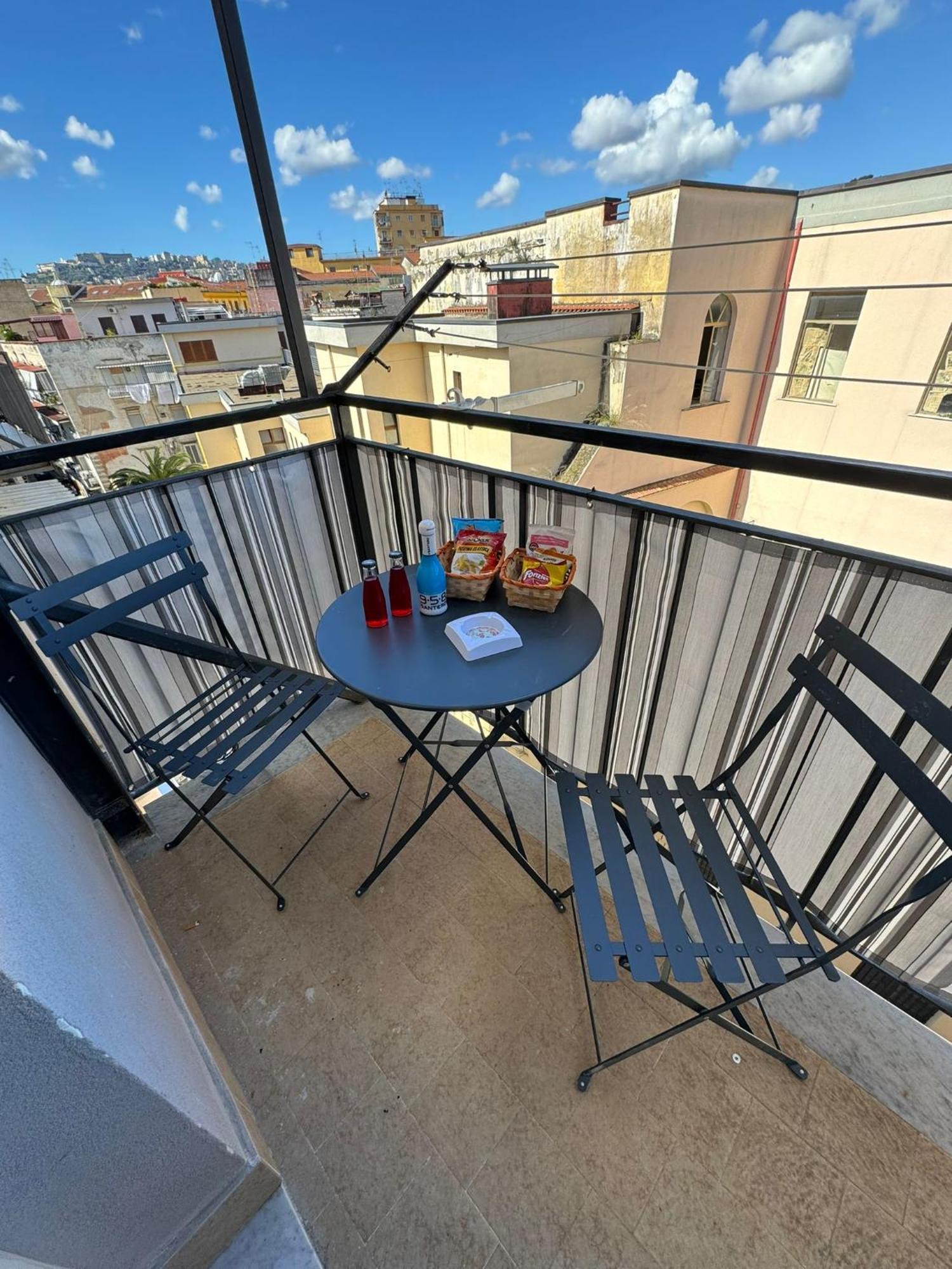 B&B Piccololucio2 Napoli Bagian luar foto