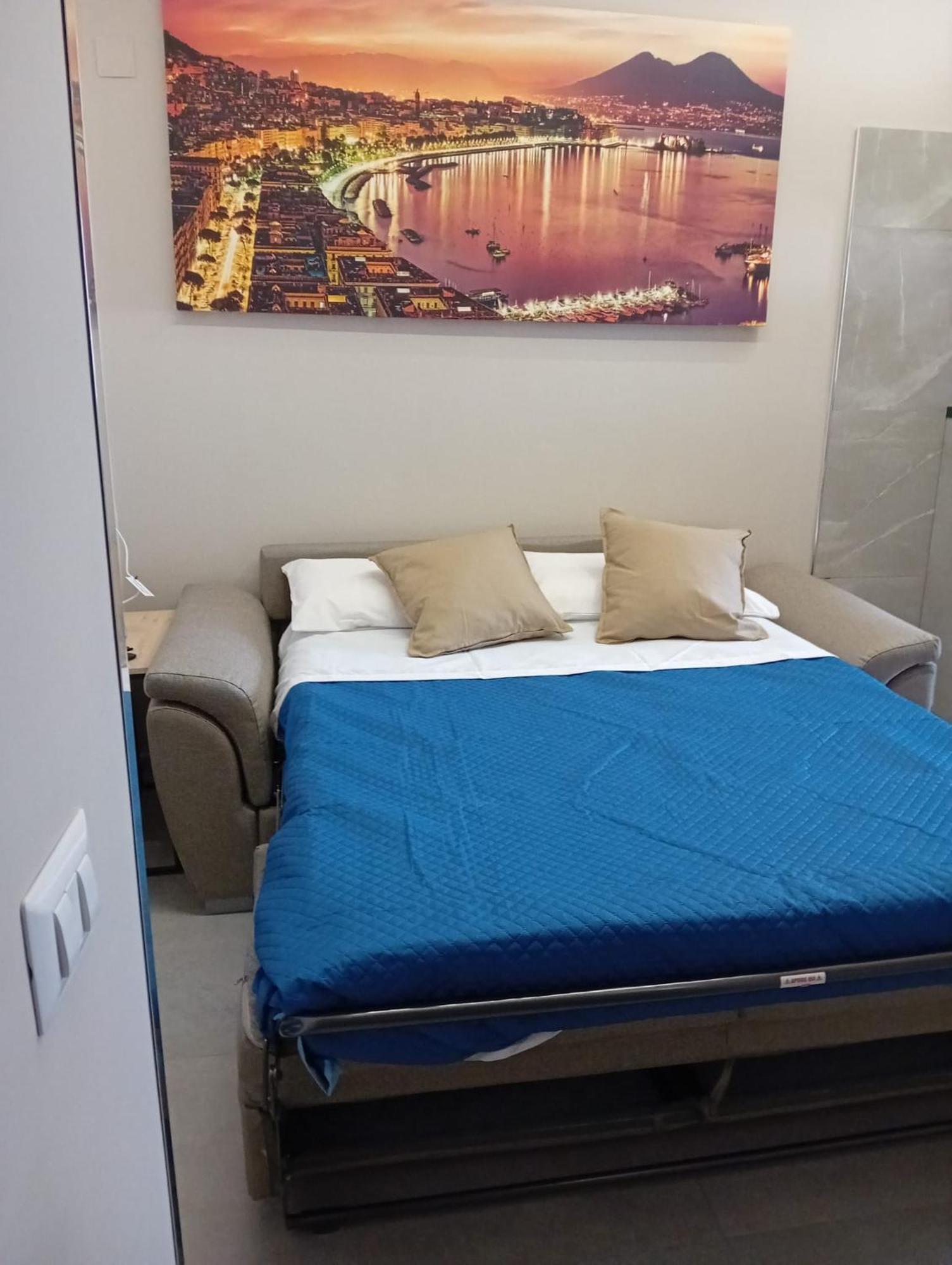 B&B Piccololucio2 Napoli Bagian luar foto