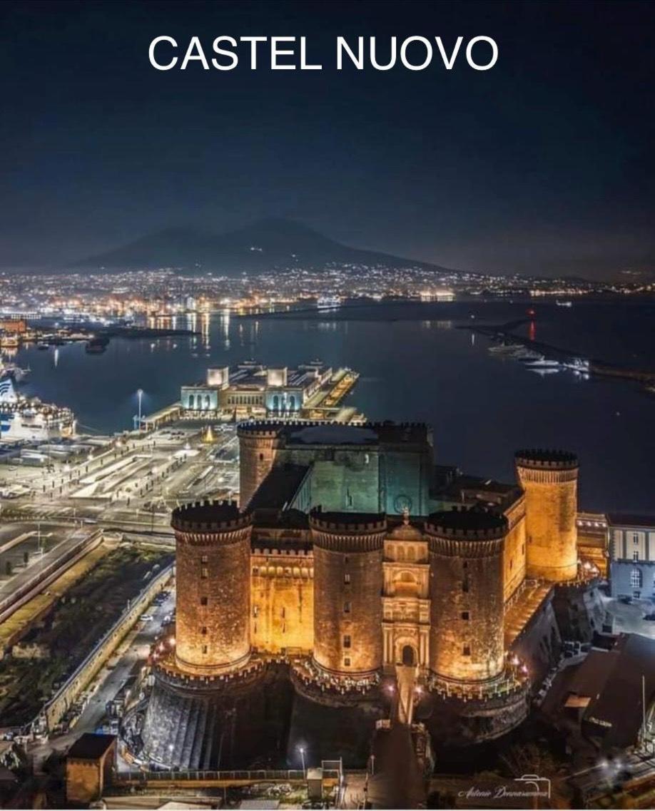 B&B Piccololucio2 Napoli Bagian luar foto