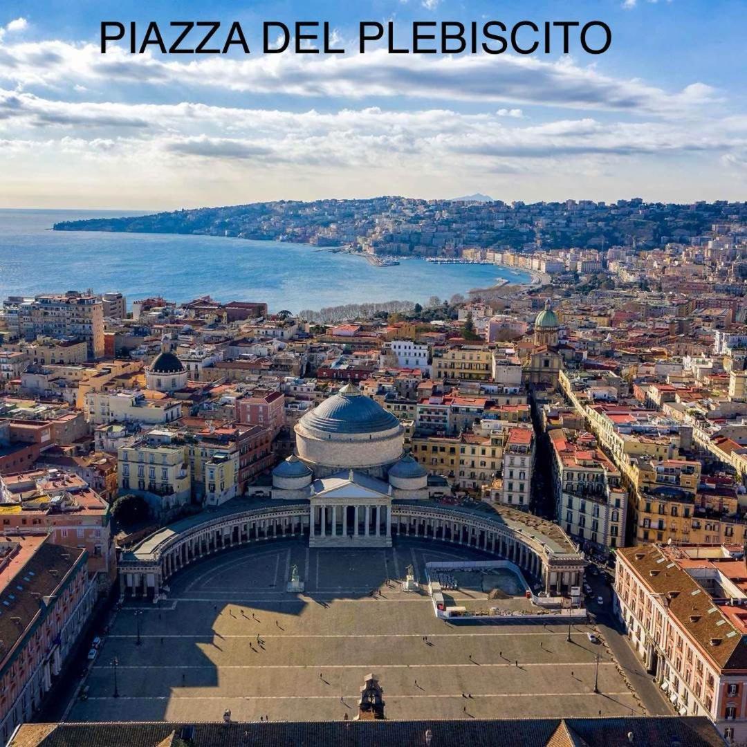 B&B Piccololucio2 Napoli Bagian luar foto